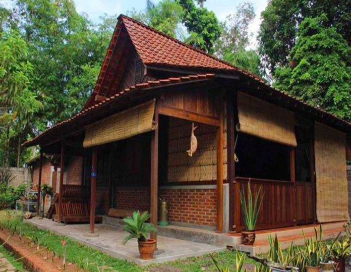 5 Macam Rumah Adat Jawa Tengah dan Penjelasannya | Blog ...