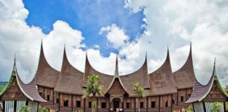 rumah gadang minangkabau