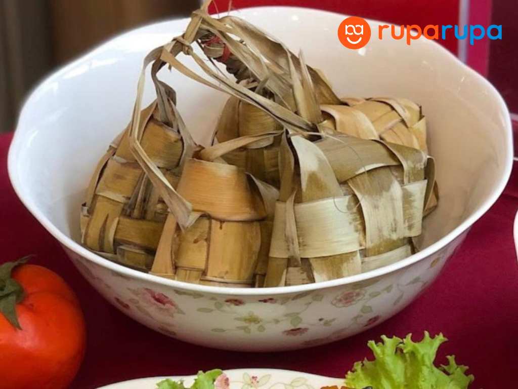 Ini Cara Praktis Membuat Ketupat Lebaran Yang Empuk