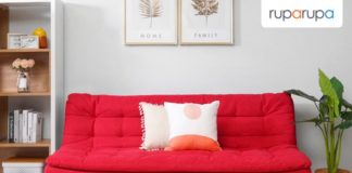 kombinasi sofa merah